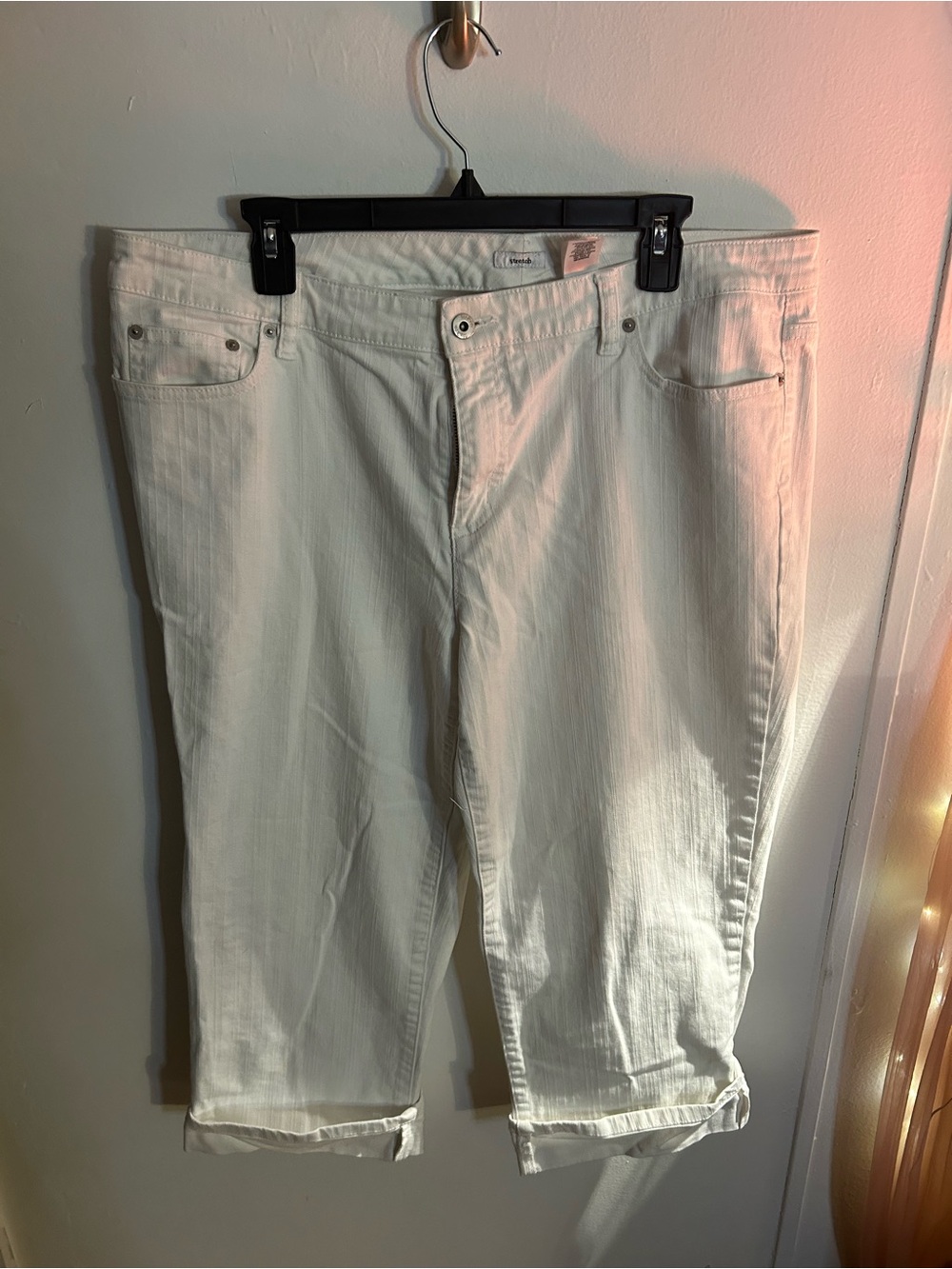 ⭐️3/$20 liz & co. White Jean Capris